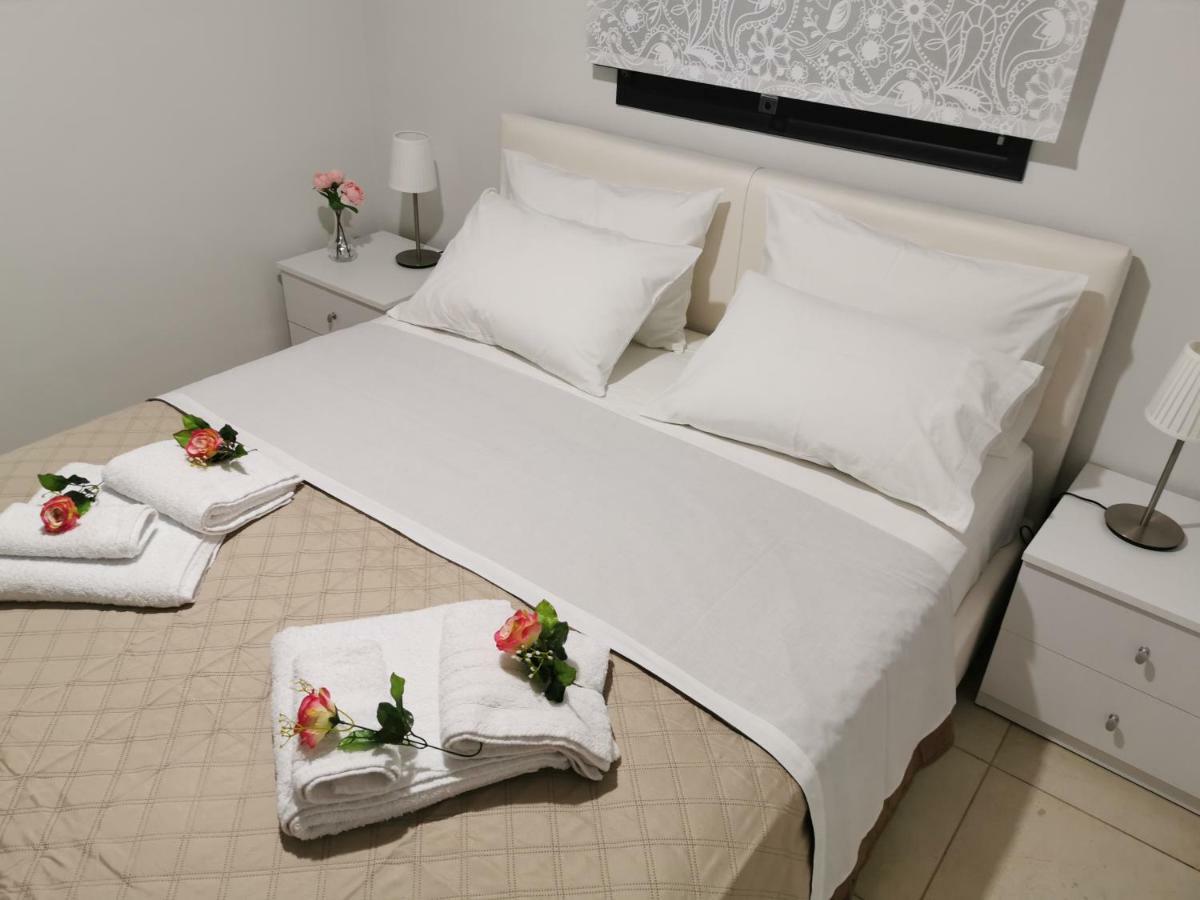 Pall'S Minimal Apartment Néa Péramos Εξωτερικό φωτογραφία